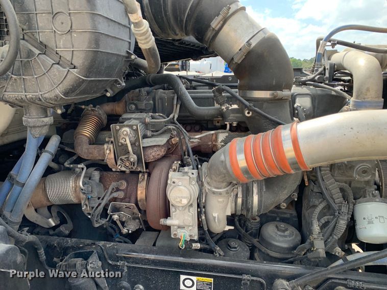 image for item DM7780 2015 Kenworth T880 semi truck