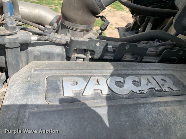 image for item DM7780 2015 Kenworth T880 semi truck