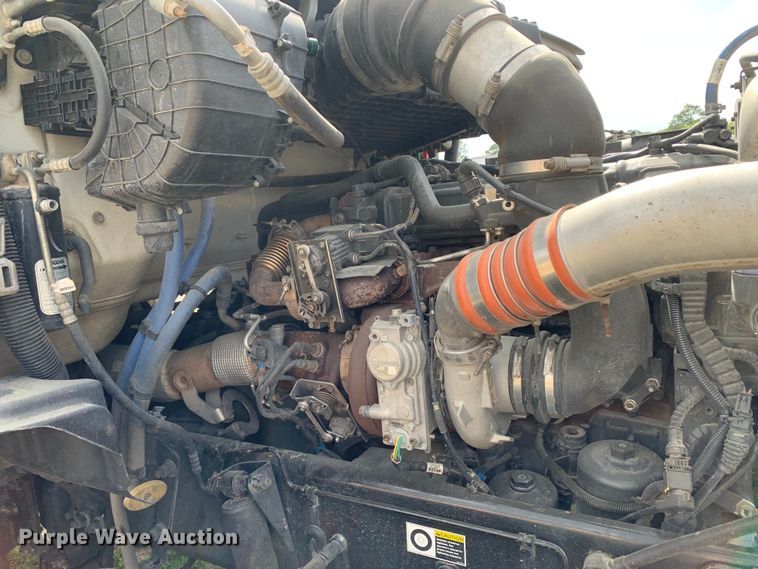 image for item DM7780 2015 Kenworth T880 semi truck