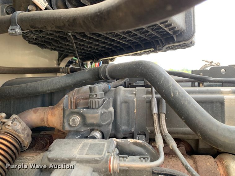 image for item DM7780 2015 Kenworth T880 semi truck