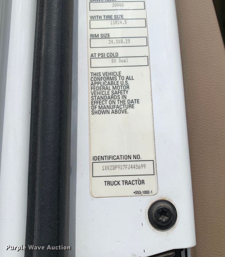 image for item DM7780 2015 Kenworth T880 semi truck