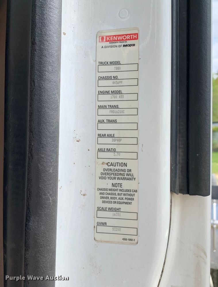 image for item DM7780 2015 Kenworth T880 semi truck