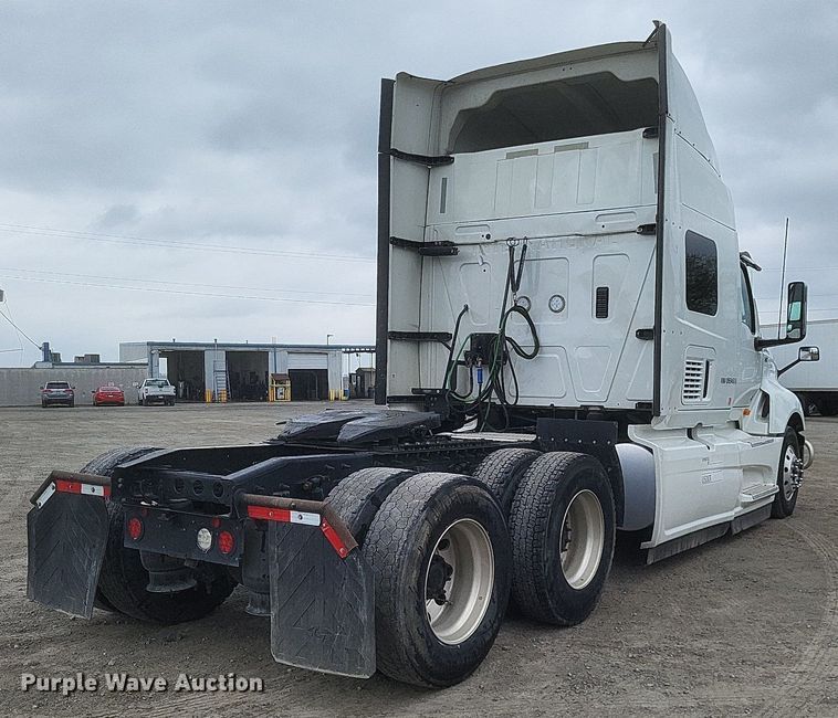 image for item DO4878 2019 International  LT625 semi truck