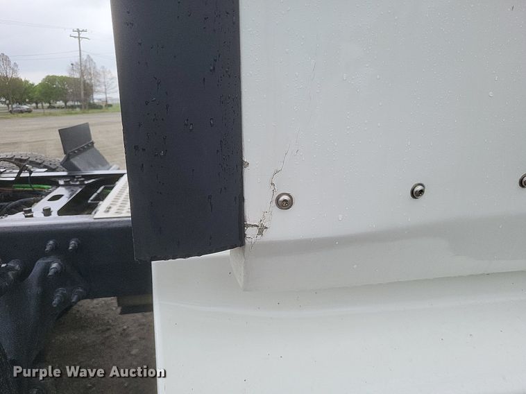 image for item DO4878 2019 International  LT625 semi truck