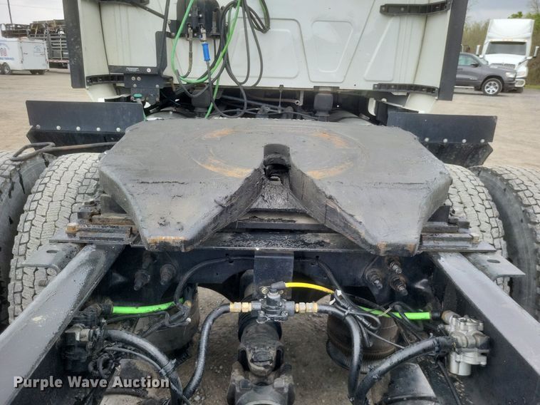 image for item DO4878 2019 International  LT625 semi truck