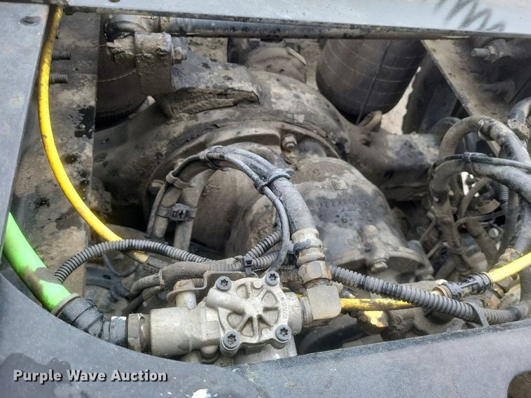 image for item DO4878 2019 International  LT625 semi truck