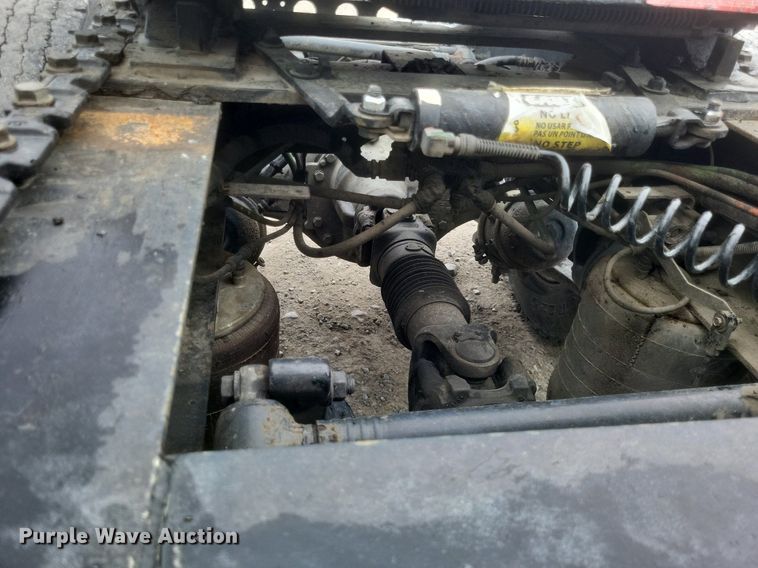 image for item DO4878 2019 International  LT625 semi truck