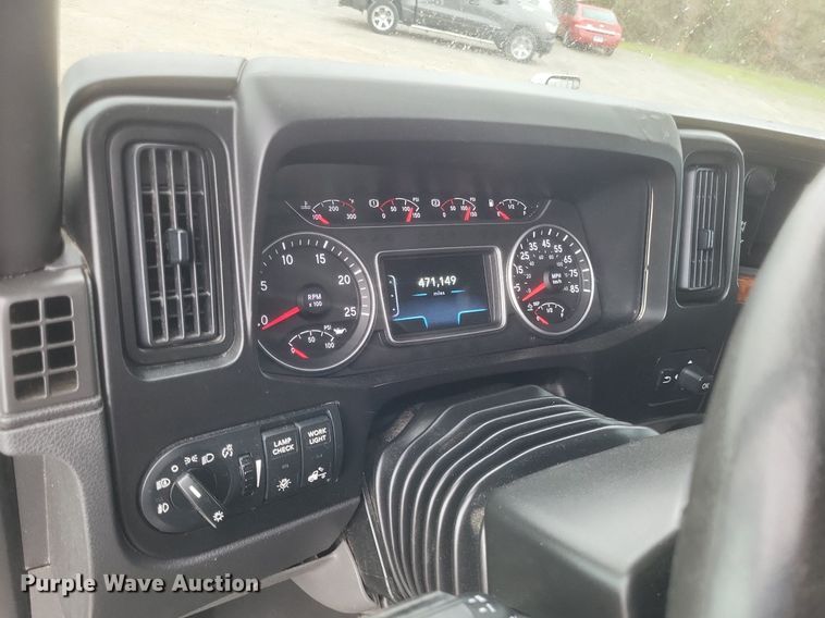 image for item DO4878 2019 International  LT625 semi truck