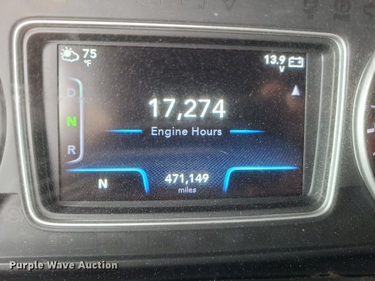 image for item DO4878 2019 International  LT625 semi truck