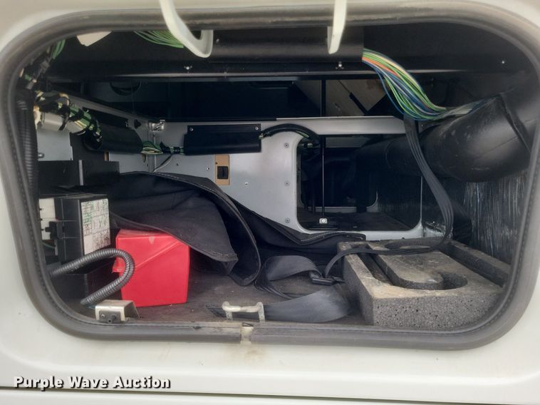 image for item DO4878 2019 International  LT625 semi truck