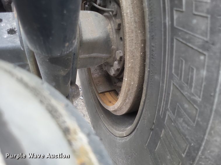 image for item DO4878 2019 International  LT625 semi truck