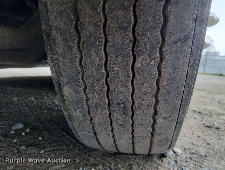 image for item DO4878 2019 International  LT625 semi truck