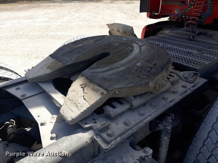 image for item DP2681 2013 Peterbilt 587 semi truck