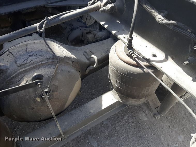 image for item DP2681 2013 Peterbilt 587 semi truck