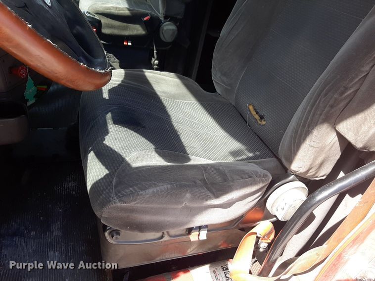 image for item DP2681 2013 Peterbilt 587 semi truck