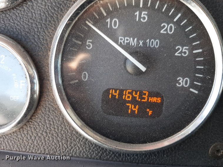 image for item DP2681 2013 Peterbilt 587 semi truck