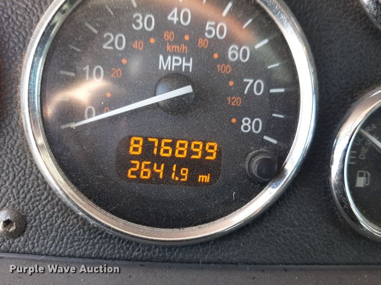 image for item DP2681 2013 Peterbilt 587 semi truck