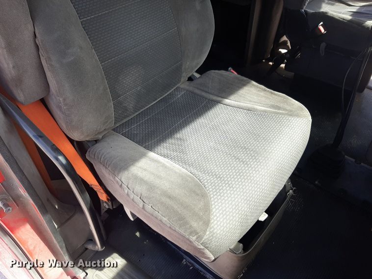 image for item DP2681 2013 Peterbilt 587 semi truck