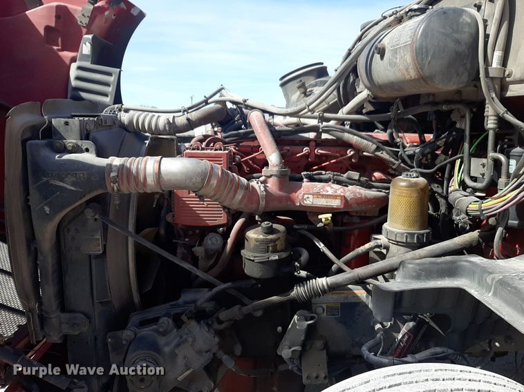 image for item DP2681 2013 Peterbilt 587 semi truck