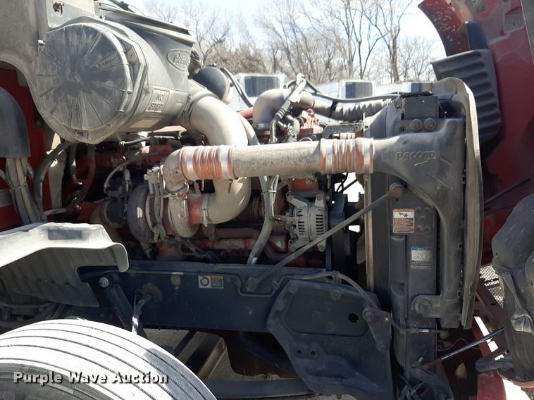 image for item DP2681 2013 Peterbilt 587 semi truck