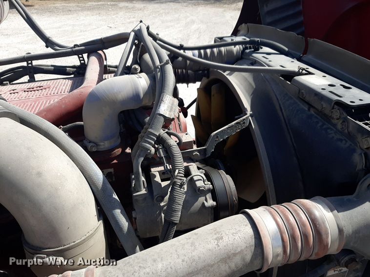 image for item DP2681 2013 Peterbilt 587 semi truck