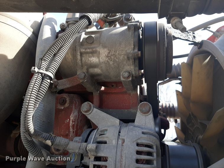 image for item DP2681 2013 Peterbilt 587 semi truck