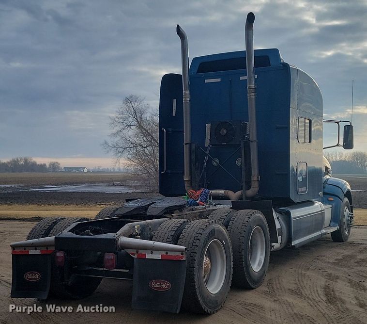 image for item DP3420 2011 Peterbilt  386 semi truck