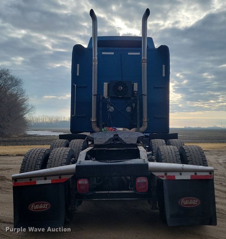 image for item DP3420 2011 Peterbilt  386 semi truck