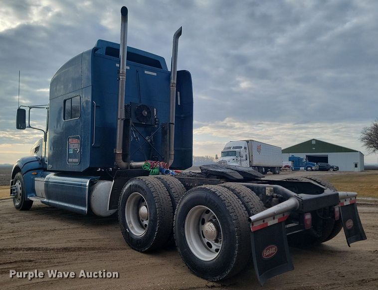 image for item DP3420 2011 Peterbilt  386 semi truck