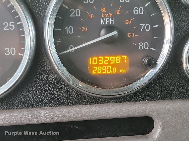 image for item DP3420 2011 Peterbilt  386 semi truck