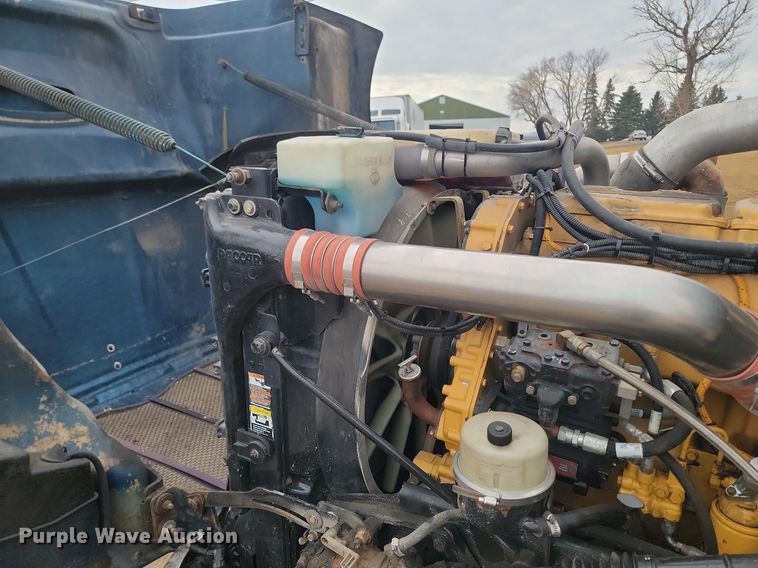 image for item DP3420 2011 Peterbilt  386 semi truck