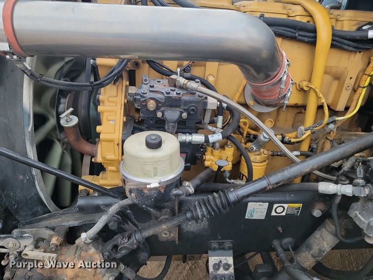 image for item DP3420 2011 Peterbilt  386 semi truck