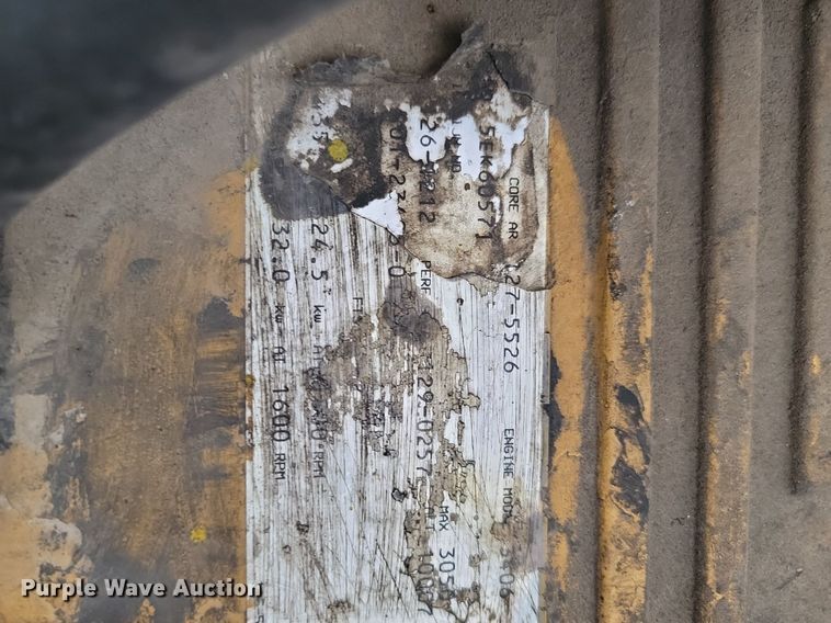 image for item DP3420 2011 Peterbilt  386 semi truck