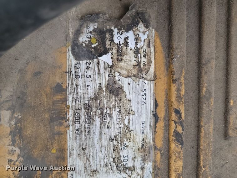 image for item DP3420 2011 Peterbilt  386 semi truck