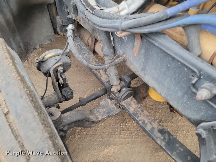 image for item DP3420 2011 Peterbilt  386 semi truck