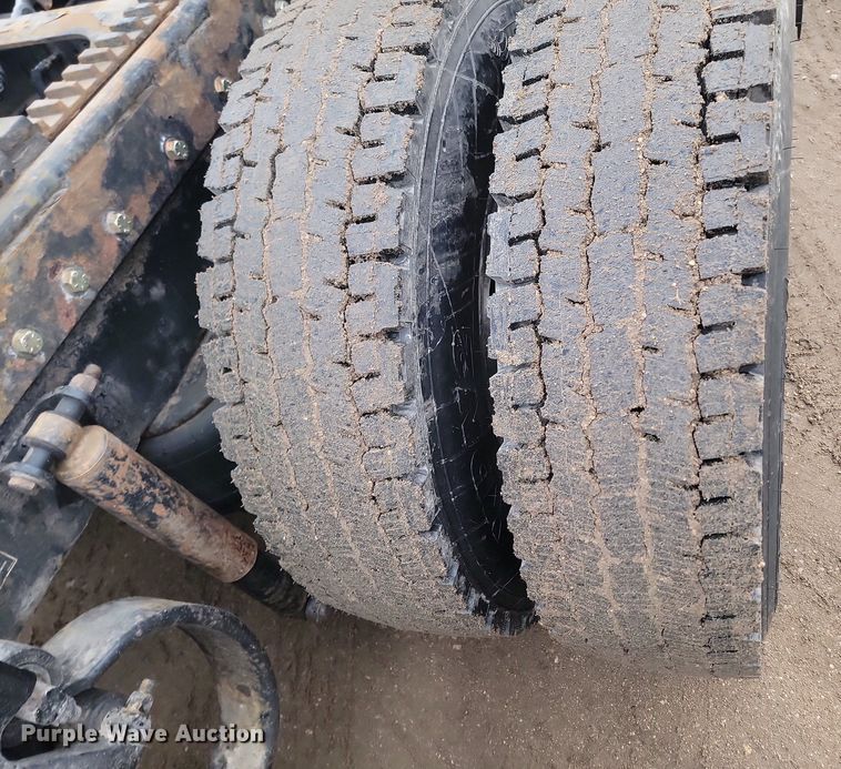 image for item DP3420 2011 Peterbilt  386 semi truck