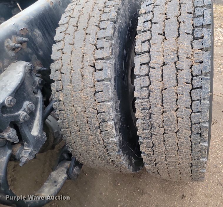 image for item DP3420 2011 Peterbilt  386 semi truck