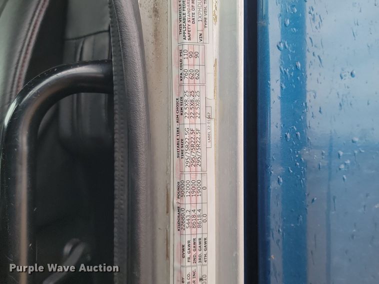 image for item DP3420 2011 Peterbilt  386 semi truck