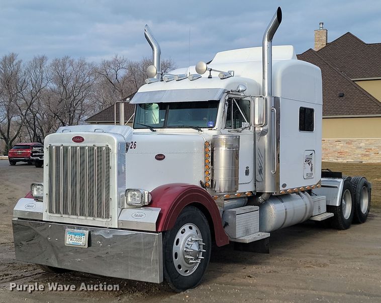 image for item DP3421 2005 Peterbilt 379 semi truck