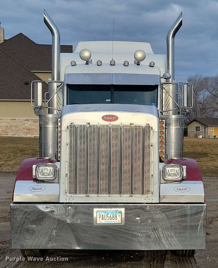 image for item DP3421 2005 Peterbilt 379 semi truck