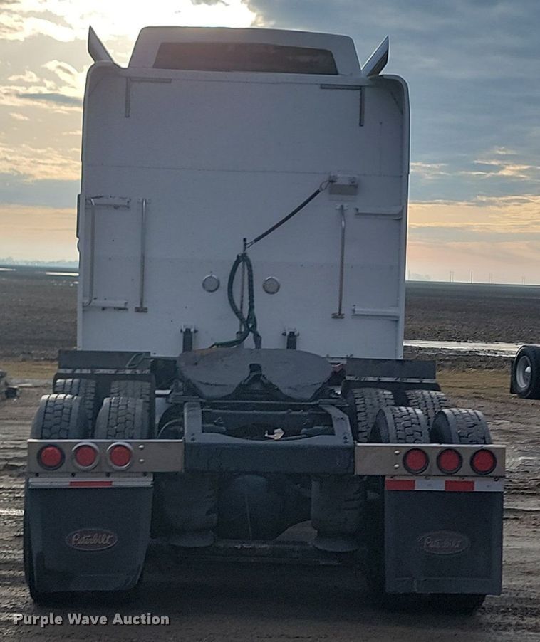 image for item DP3421 2005 Peterbilt 379 semi truck