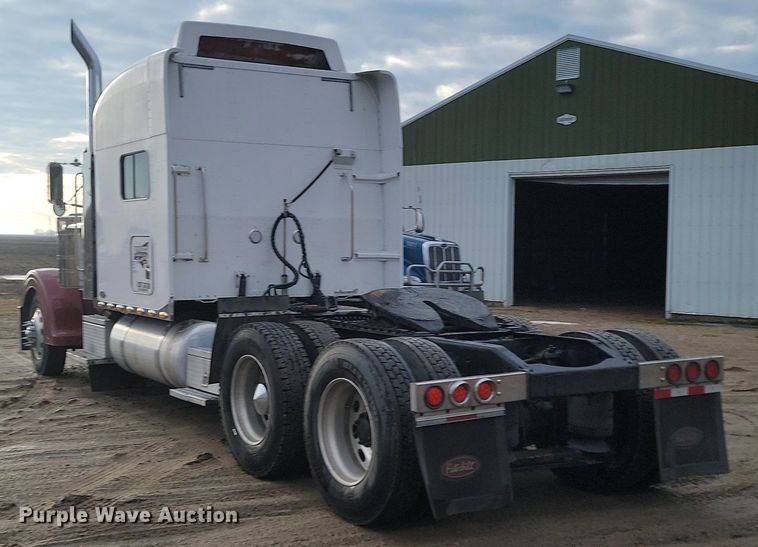 image for item DP3421 2005 Peterbilt 379 semi truck