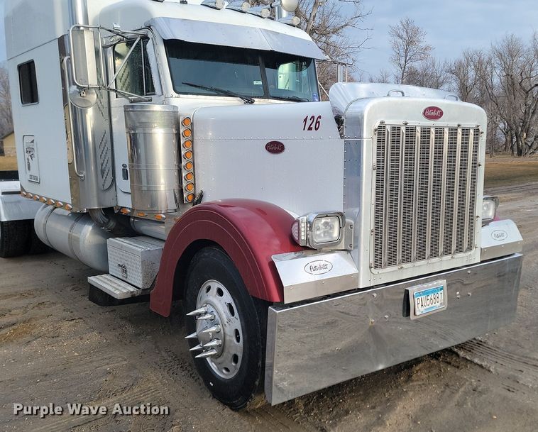 image for item DP3421 2005 Peterbilt 379 semi truck