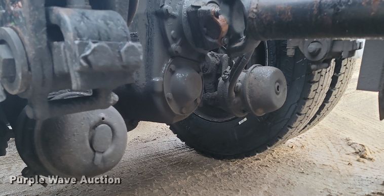 image for item DP3421 2005 Peterbilt 379 semi truck