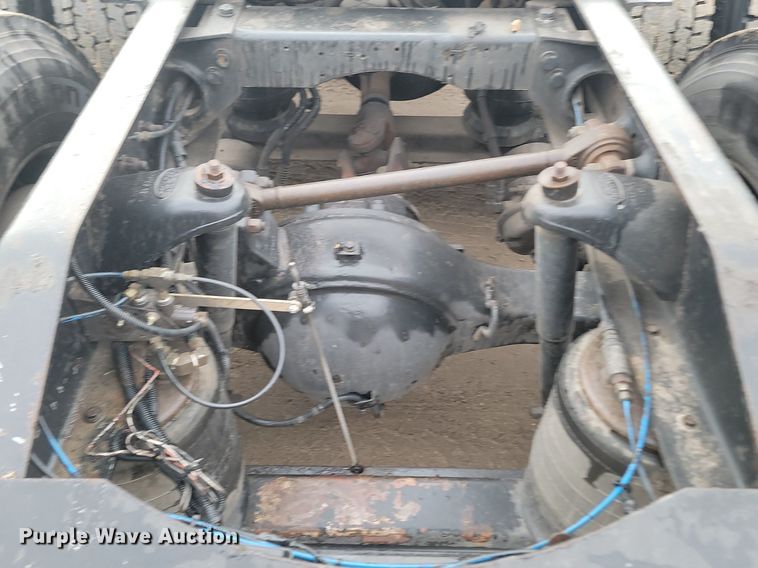 image for item DP3421 2005 Peterbilt 379 semi truck