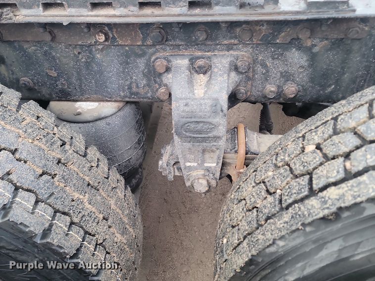 image for item DP3421 2005 Peterbilt 379 semi truck