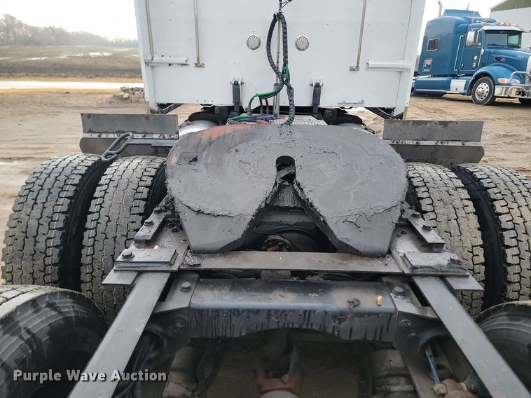 image for item DP3421 2005 Peterbilt 379 semi truck