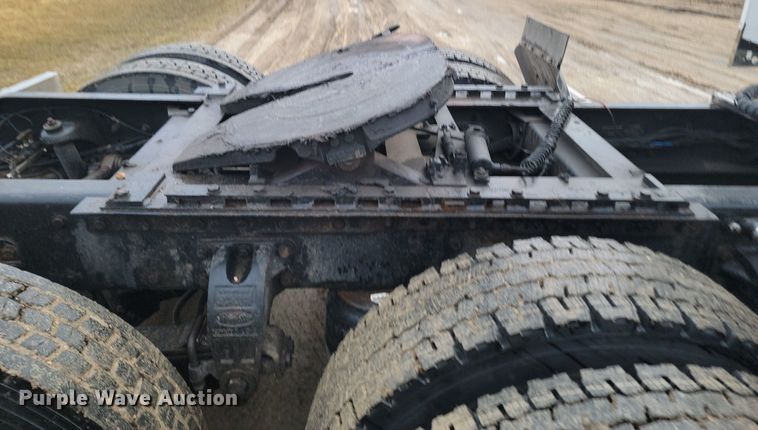 image for item DP3421 2005 Peterbilt 379 semi truck