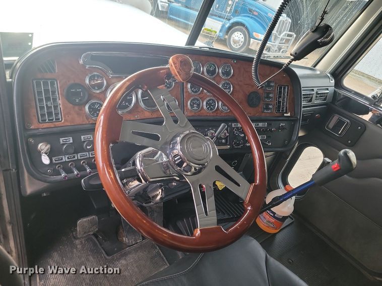 image for item DP3421 2005 Peterbilt 379 semi truck