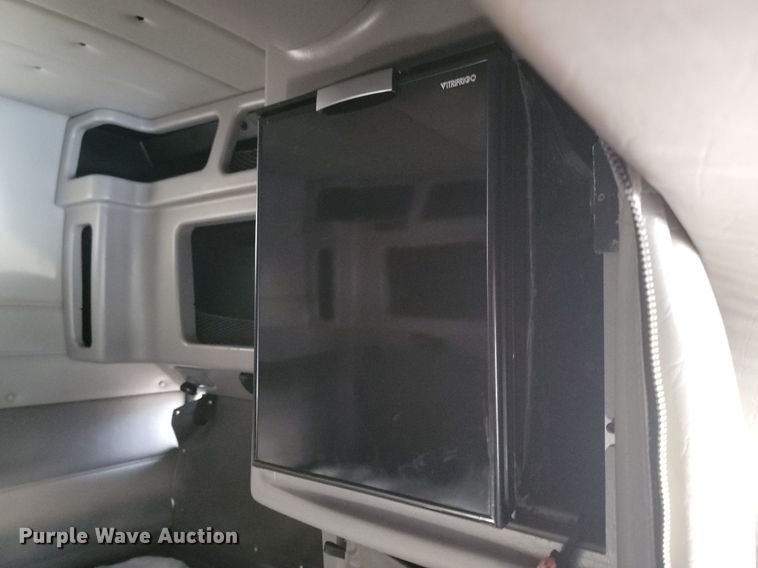 image for item DP3421 2005 Peterbilt 379 semi truck